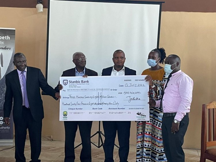 UWA gives shs 4.1Bllion with communities around Queen Elizabeth and Kibale National Park